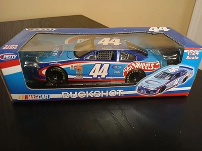 2001 Buckshot Jones 1:24 Petty Four Generations GP Dodge Ram Pit Stop - Image 1 of 4