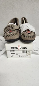 Scarpa mocassino donna Minnetonka Thunderbird ll grigio scamosciato perline 601T nuova con scatola - Foto 1 di 10