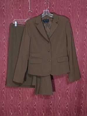 Traje falda manga larga cuello marrón BCBG MaxAzria 2 piezas para mujer talla 10 Foto 1 de 4