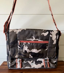 Lug Bag Camo Laptop Messenger Removable Laptop Sleeve EUC - Picture 1 of 16