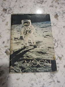1970 MOON BY SCIENCE SERVICE/SCIENCE PROGRAM USA BOOKLET FEAT. NASA & OLD TRAING - Bild 1 von 6