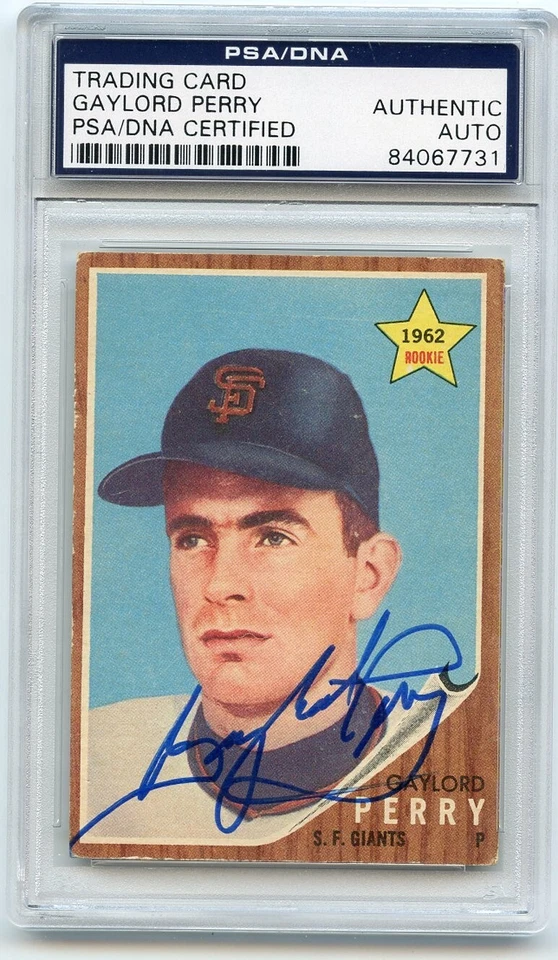 GAYLORD PERRY  Signed 1962 Topps ROOKIE CARD #199 Giants  PSA/DNA Encapsulated - Image 1 of 1