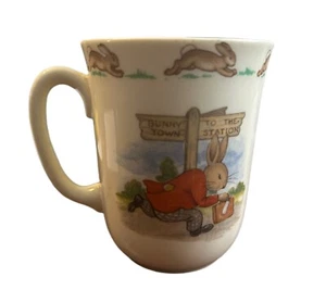 BUNNYKINS Royal Doulton Child’s Mug Bunny To The Town Station Made In England - Picture 1 of 8