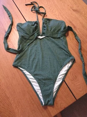 Grüner Badeanzug - Bild 1 von 3