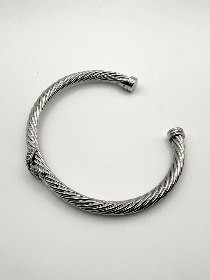 Brazalete grande David Yurman de 4 mm de plata de ley y diamantes X Station Foto 1 de 4