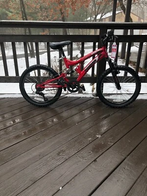 MONGOOSE JIGSAW TRAIL SHREDDER 20"/14" Bicicleta de Montaña Roja/Negro Foto 1 de 4