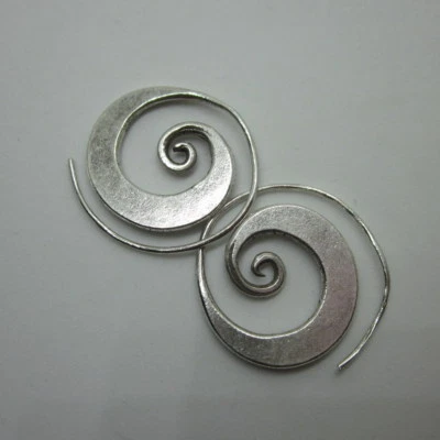 Orecchini d'argento Hill 部落精美纯银耳环螺旋圆形扁平 — 第 1/3 张图片