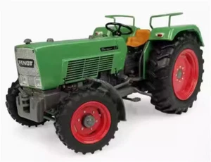 for Universal Hobbies for Fendt for Farmer 3S-4WD tractor Green 1:32 Pre-built - Picture 1 of 5