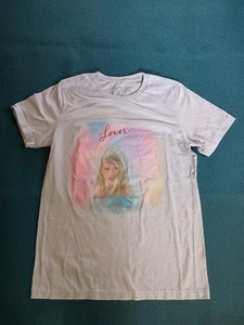 TAYLOR SWIFT - LOVER - OFFICIAL MERCH T-SHIRT - Medium- Preowned - Picture 1 of 8