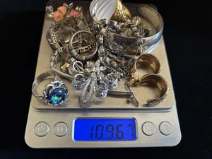 Lote mixto de joyas vintage de plata de ley de 109,67 gramos chatarra o no - Imagen 1 de 14