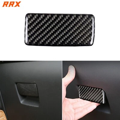 Cubierta de manija de guantera copiloto de fibra de carbono real para Cadillac XT5 XT6 2016-2025 Foto 1 de 4