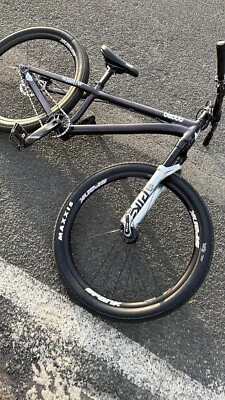 Dirt Jump Bike Custom Mountainbike Slopestyle Fahrrad Beddo Sway Bmx  - Bild 1 von 4