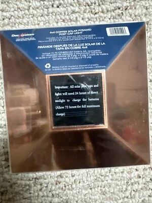 Luz de tapa de poste de pirámide solar de cobre 4x4 Foto 1 de 4