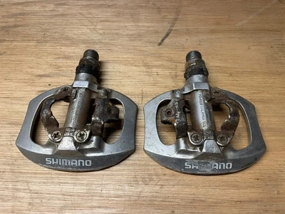 Shimano PD-A530 Dual Function Clipless SPD 2-bolt and Flat Sided Road Pedals - Image 1 of 4