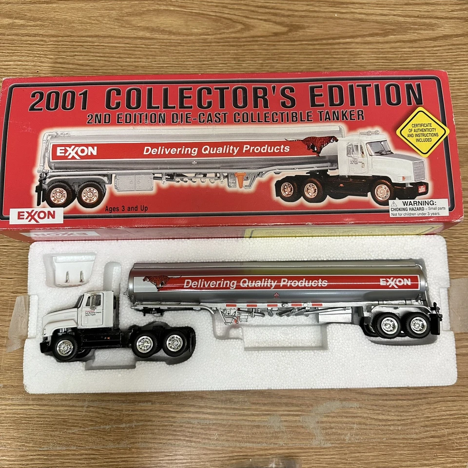 Camión cisterna fundido a presión EXXON 2001 EDICIÓN COLECCIONISTAS semi DCP Peterbilt Kenworth Foto 1 de 1