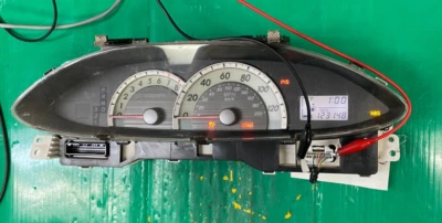 Cuadro de instrumentos Toyota Yaris 2007-2008 123 k millas velocímetro 83800-52E80 Foto 1 de 3