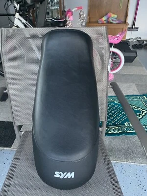 Asiento de moto clásico SYM Wolf Foto 1 de 4