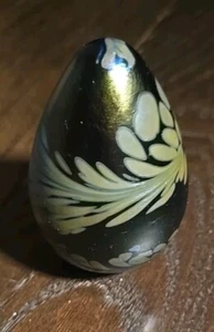 Vintage Signed Egg Shaped Glass Paperweight Multicolor feather & floral   design - Picture 1 of 4