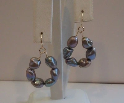 PENDIENTES COLGANTES ORO AMARILLO MACIZO 14K CON PERLAS NEGRAS/PERLAS 7MM POR 9MM Foto 1 de 4