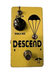 Pedal efecto reductor de volumen hecho a mano para guitarra Heavy Electronics Descend reductor de volumen - Imagen 1 de 8