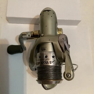 VINTAGE OKUMA ARIA AR20 SPINNING REEL W/FOLD-UP HANDLE AND LINE🐠 - Image 1 of 4