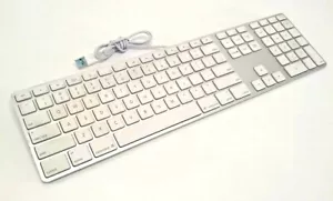 Apple A1243 MB110LL/A Wired Keyboard - Excellent Condition - USB 2.0 Mac Genuine - Picture 1 of 7