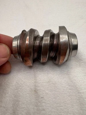 Engranaje helicoidal de dirección de dos dientes Ford modelo A 1929-1931 Foto 1 de 4