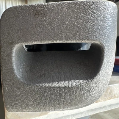 Chevrolet GMC 1995-1999 C/K Yukon Tahoe gris portavasos extraíble OEM. 16754566 Foto 1 de 4