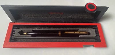 Bolígrafo Rotring Vintage con Tapa Deslizante Resina Negra Chapado en Oro Hardwre Renacimiento Foto 1 de 4