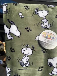 Peanuts Autumn Fall GREEN Happy SNOOPY Paw Print X-long Throw Blanket 60”x70” - Picture 1 of 3