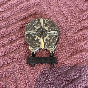 Insignia de calificación mecánica de avión AP de las Fuerzas Aéreas del Ejército Esterlina de la Segunda Guerra Mundial - Imagen 1 de 2
