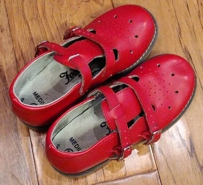 Sapatos infantis Footmates Danielle couro vermelho Mary Jane alça dupla 10M - Imagem 1 de 4