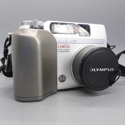 Olympus Digital Camera Camedia C-3020 Zoom 3.2MP Silver Tested - Image 1 of 4