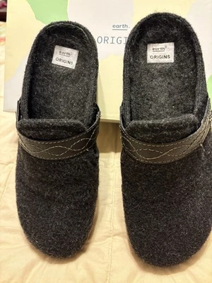 Women's Clogs Slip On Earth Origins Aurora Janet Black Felted Size 8.5M Shoes - Image 1 of 4