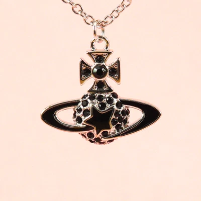 Collar Vivienne Westwood Tono Plata Darlene Cristal Colgante Estrella Negra Con Caja Foto 1 de 4