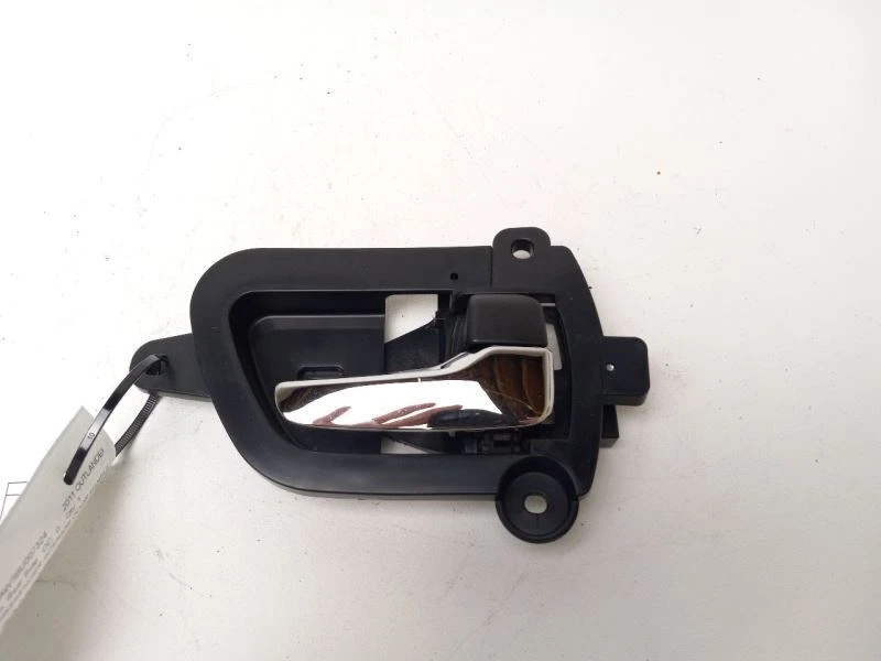 2011 MITSUBISHI OUTLANDER REAR RIGHT INTERIOR DOOR HANDLE OEM 47854 - Image 1 of 4