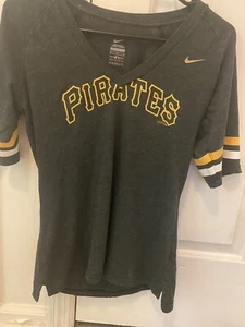 Ladies Nike Med. Pittsburgh Pirates short sleeve v-neck T-Shirt - Picture 1 of 2