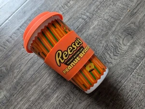 Reese's Peanut Butter Cup Ceramic Travel Mug Silicone Grip & Lid Galerie - Picture 1 of 6