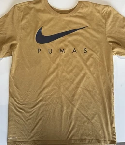 Camiseta Nike PUMAS UNAM Logo Para Hombre Manga Corta Calce Suelto -GRANDE - Imagen 1 de 7