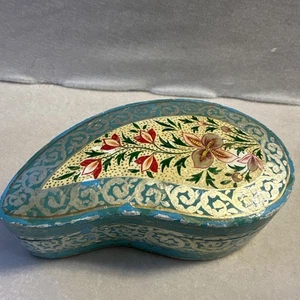Vintage Beautiful  Paper Mache Hand Painted Box - Picture 1 of 23