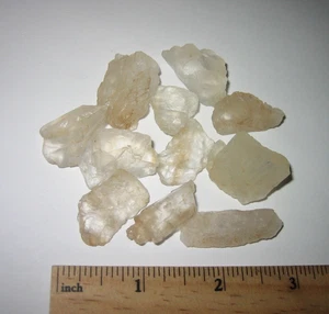 11 PEQUEÑAS GEMAS NATURALES EN BRUTO 0.6-1.2" CRISTALES DE PETALITA DORADA DE BRASIL 52 gramos - Imagen 1 de 5
