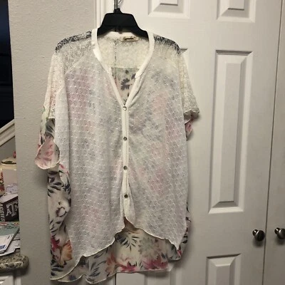 Memory Lane Top Lace Size Large - Image 1 of 4