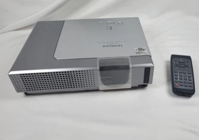 Hitachi CP-S335 LCD Projector CP-S335 800 x 600 32 lamp hours - Image 1 of 4