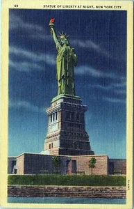 Statua della Libertà di notte cartolina New York non spedita - Foto 1 di 2