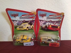 2 Disney Pixar World of Cars Race O Rama Darrell Cartrip #43 & Chief RPM #77, nuove - Foto 1 di 6