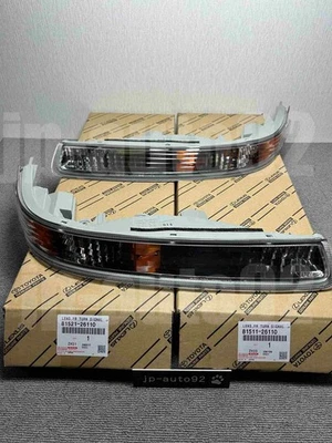 Jeu de feux clignotants gauche/droit neufs d'origine Toyota Hiace série 100 - Photo 1/4