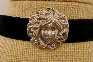 Collar gargantilla de terciopelo negro colgante cara mujer tono plata gótico romántico - Imagen 1 de 14