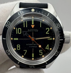 Orologio URSS epoca sovietica VOSTOK militare anfibio meccanico nero spedizione gratuita - Foto 1 di 12