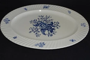 "Placa arremolinada de aerosoles azules Royal Worcester Inglaterra 15 1/4" - Imagen 1 de 3