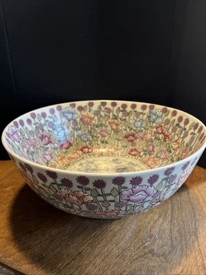 Hand Painted Chinese Punch Bowl Famille Rose 25.5cm - Image 1 of 4